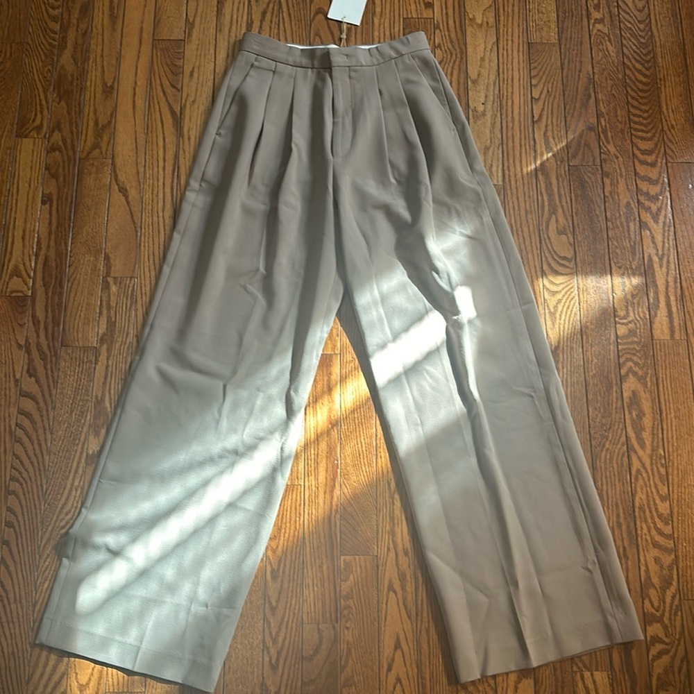 BRAND NEW WITH TAGS - Frankie Shop Pleated Pants